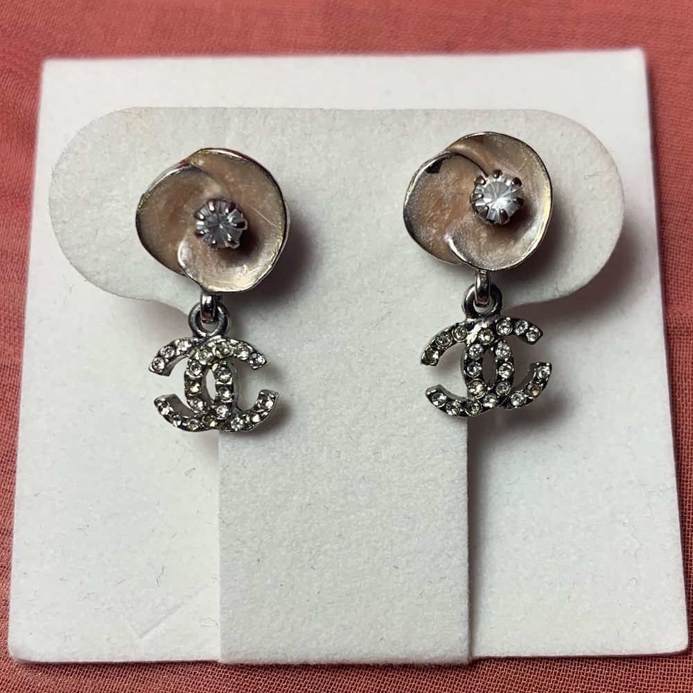 Chanel Camelia Light Pink Crystal CC drop earrings